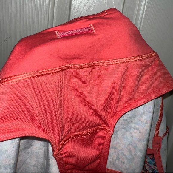 Lululemon 🍋 Run Speed Shorts 4-way Stretch
Prism Petal Size 4 - Picture 8 of 13